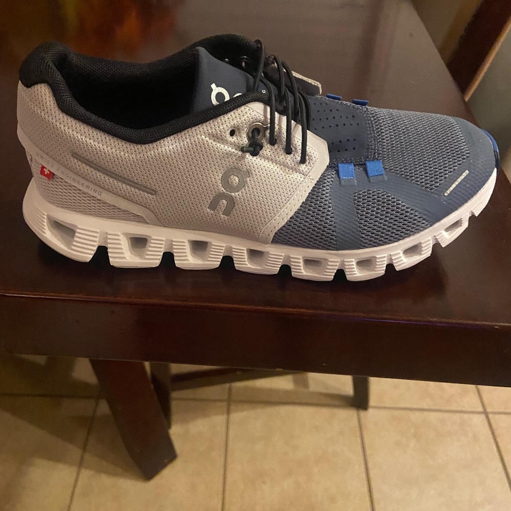 On Cloud  Running Shoes